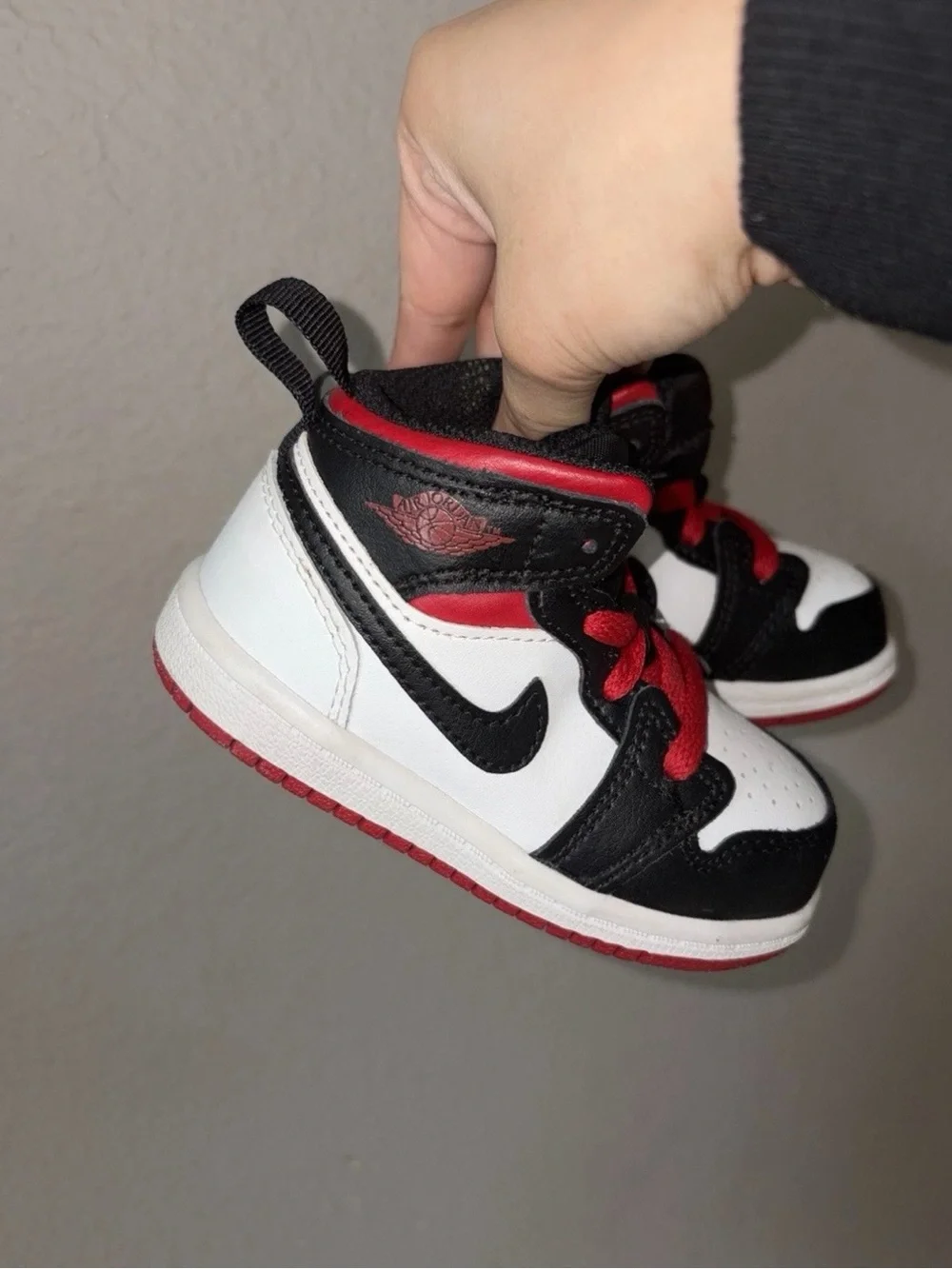 Jordan Kids Black White Red Low-Top Sneaker